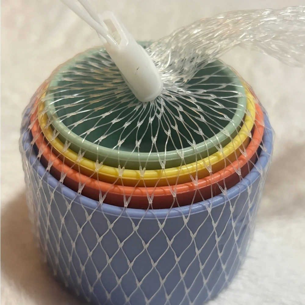 NWOT Toddler Stacking Cups 4-Pack – Mini Bath Toy Bundle – Bright Colors - Picture 5 of 7